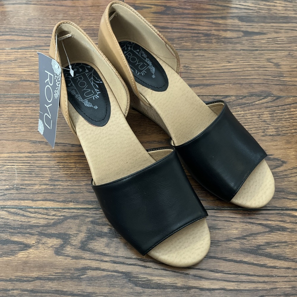 $65 ROYU Stella Wedge Sandal 9m Cork Heel Open-Toe Black & Beige Dress Shoes